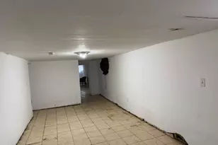 140-18 Foch Blvd, Jamaica, NY 11436 - Photo 8