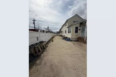 14018 Foch Boulevard, Jamaica, NY 11436 - Photo 4