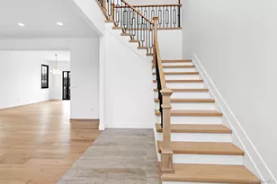 24 Midway St, Babylon, NY 11702 - Photo 2