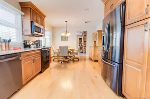 14 Hills Park Ln, Smithtown, NY 11787 - Photo 16