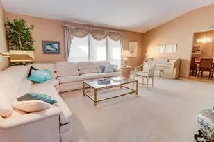 14 Hills Park Ln, Smithtown, NY 11787 - Photo 12