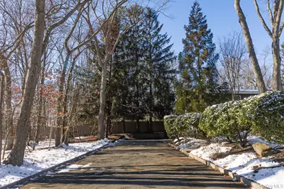 14 Hills Park Lane, Smithtown, NY 11787 - Photo 4