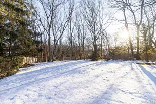 14 Hills Park Ln, Smithtown, NY 11787 - Photo 42