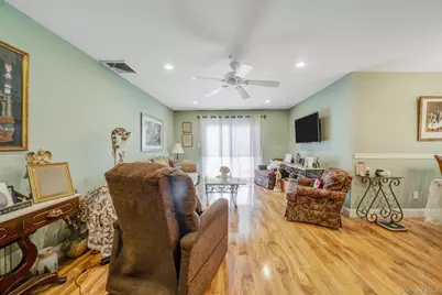 1107 Cabot Court N, Saint James, NY 11780 - Photo 16