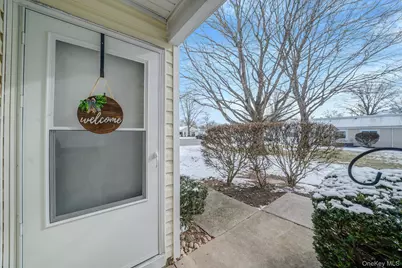 1107 Cabot Court N, Saint James, NY 11780 - Photo 24