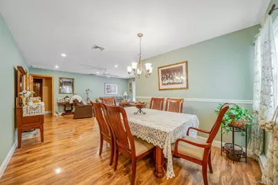 1107 Cabot Court N, Saint James, NY 11780 - Photo 4