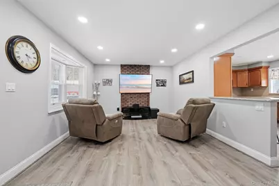 4 Cottage Court, Middle Island, NY 11953 - Photo 4