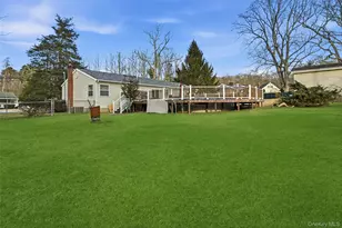 4 Cottage Ct, Middle Island, NY 11953 - Photo 22