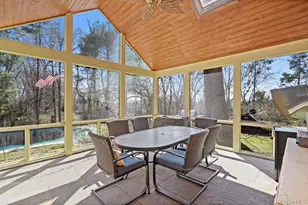 55 Greenmeadow Rd, Pleasantville, NY 10570 - Photo 18