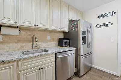 3 Church Lane #P, Valley Cottage, NY 10989 - Photo 12