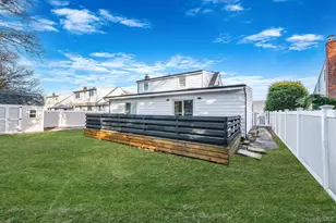 73 Midwood Ave, Farmingdale, NY 11735 - Photo 30