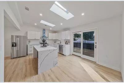 73 Midwood Avenue, Farmingdale, NY 11735 - Photo 6