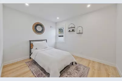 73 Midwood Avenue, Farmingdale, NY 11735 - Photo 12