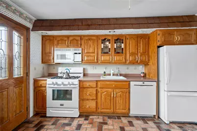 2298 Cleveland Street, North Bellmore, NY 11710 - Photo 10