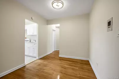 71-11 Yellowstone Boulevard #4A, Forest Hills, NY 11375 - Photo 8