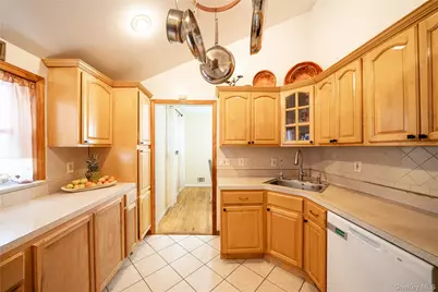 72 Cranberry Street, Central Islip, NY 11722 - Photo 4