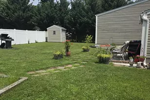 23 Seaman Neck Rd, Dix Hills, NY 11746 - Photo 10