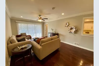 105 Westwood Drive #125, Westbury, NY 11590 - Photo 4