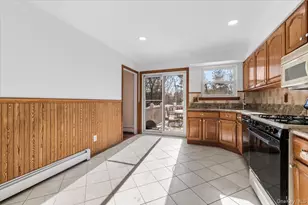 20 Alex Ln, Glen Cove, NY 11542 - Photo 10