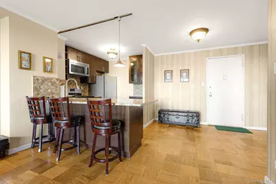 61-20 Grand Central Parkway #A804, Forest Hills, NY 11375 - Photo 8