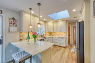 205 Beach Dr, Mahopac, NY 10541 - Photo 8