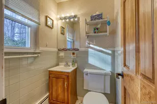 205 Beach Dr, Mahopac, NY 10541 - Photo 10