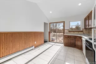 20 Alex Ln, Glen Cove, NY 11542 - Photo 10