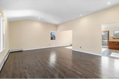 20 Alex Lane #2, Glen Cove, NY 11542 - Photo 4