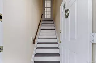 20 Alex Ln, Glen Cove, NY 11542 - Photo 2