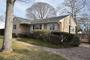 17 Whiting Rd, East Quogue, NY 11942 - Photo 10