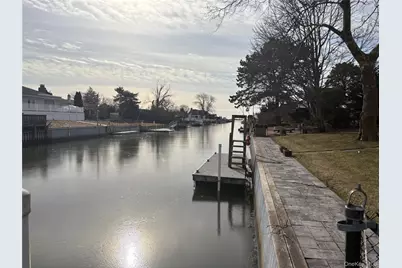 17 Whiting Road, East Quogue, NY 11942 - Photo 2