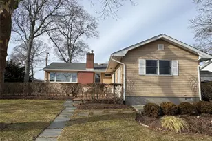 17 Whiting Rd, East Quogue, NY 11942 - Photo 4