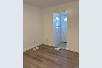 439 Newbridge Road, East Meadow, NY 11554 - Photo 4