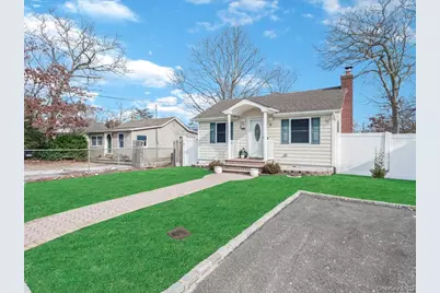 27 Denton Street, Patchogue, NY 11772 - Photo 2