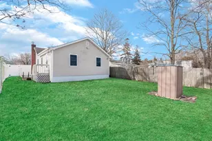 27 Denton St, Patchogue, NY 11772 - Photo 24