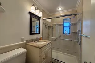 313 Main St, Roslyn, NY 11576 - Photo 12