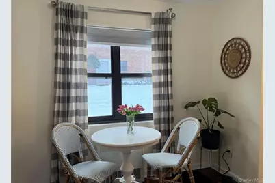 313 Main Street #B, Roslyn, NY 11576 - Photo 6