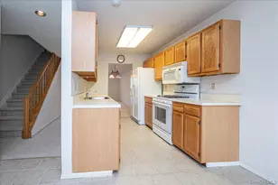 249 Windward Dr, Port Jefferson, NY 11777 - Photo 16