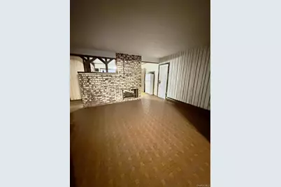 107 Ball Park Lane, Hicksville, NY 11801 - Photo 8