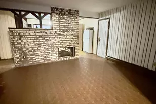 107 Ball Park Ln, Hicksville, NY 11801 - Photo 8