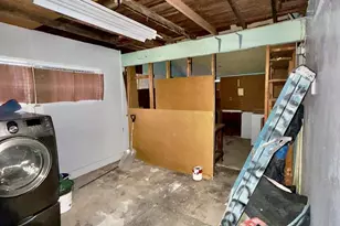 107 Ball Park Ln, Hicksville, NY 11801 - Photo 24