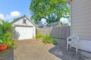 117-28 202nd St, Saint Albans, NY 11412 - Photo 12