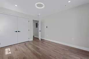 918 N 6th St, New Hyde Park, NY 11040 - Photo 18