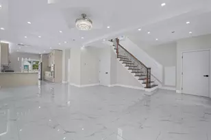 918 N 6th St, New Hyde Park, NY 11040 - Photo 4