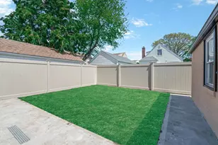 918 N 6th St, New Hyde Park, NY 11040 - Photo 32