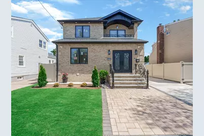 918 N 6th Street, New Hyde Park, NY 11040 - Photo 1