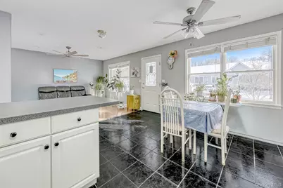 8 Windsor Circle, New City, NY 10956 - Photo 4