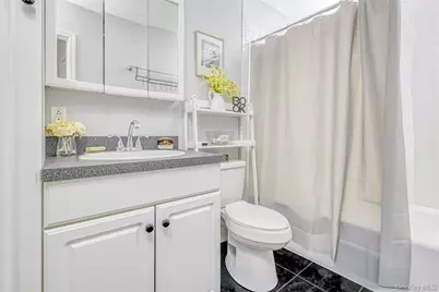 8 Windsor Circle, New City, NY 10956 - Photo 8