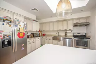 36 Middle Ln, Jericho, NY 11753 - Photo 4