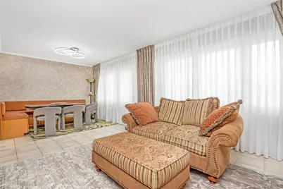 7115 167th Street, Fresh Meadows, NY 11365 - Photo 8